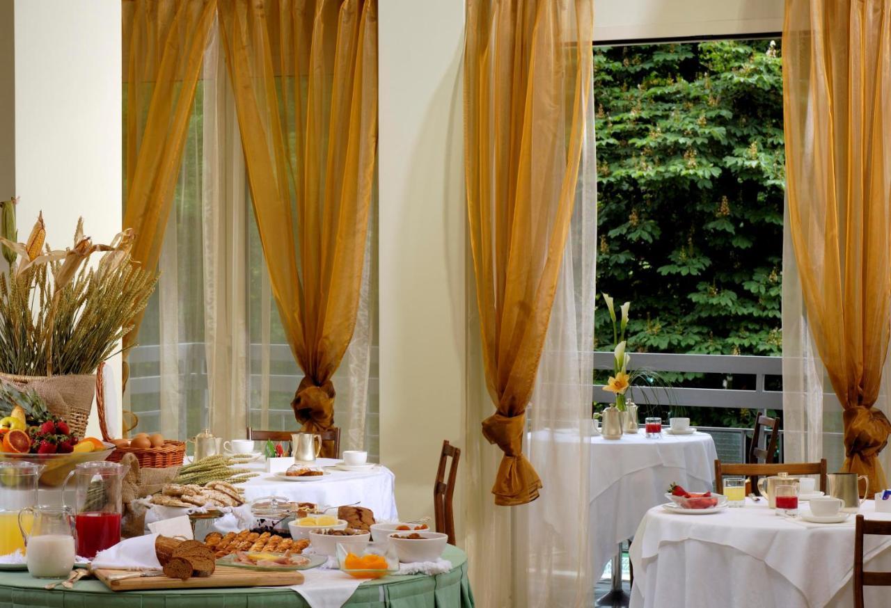 Rizzi Aquacharme Hotel&Spa Boario Terme Ristorante foto