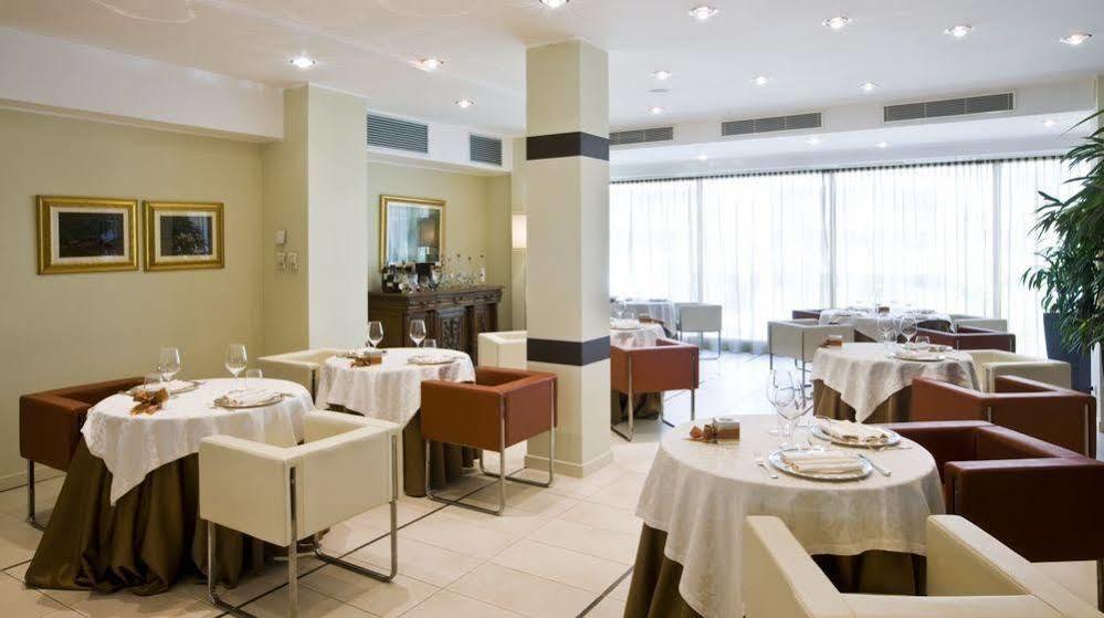 Rizzi Aquacharme Hotel&Spa Boario Terme Esterno foto