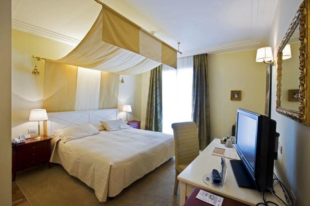 Rizzi Aquacharme Hotel&Spa Boario Terme Esterno foto